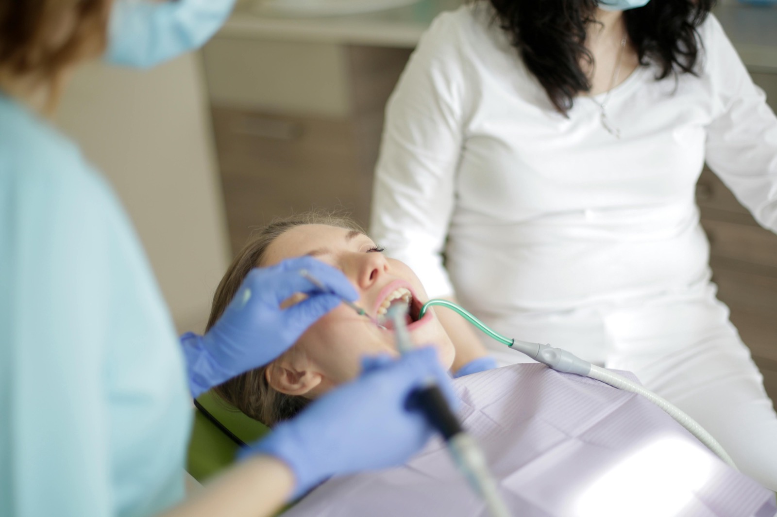 Atención clínica dental en la consulta